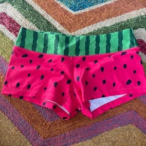 Medium feed me fight me shorts.